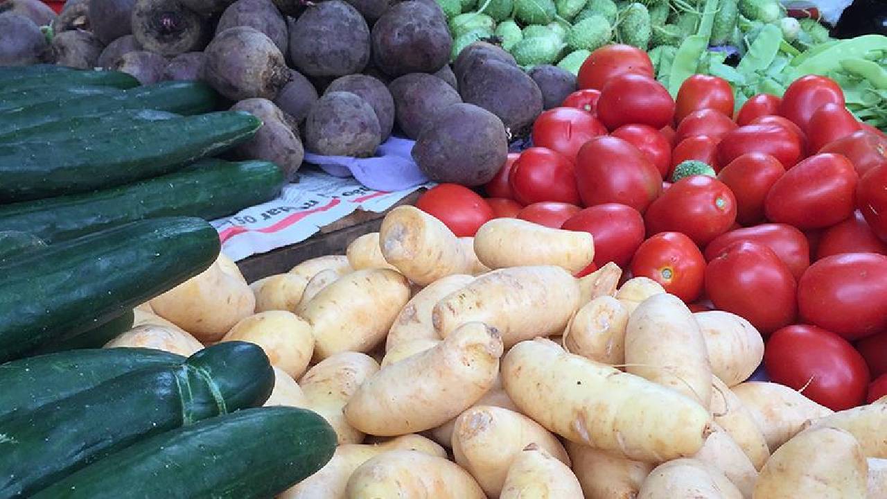 Alimentos ficam mais baratos pelo 4º mês consecutivo, aponta IBGE