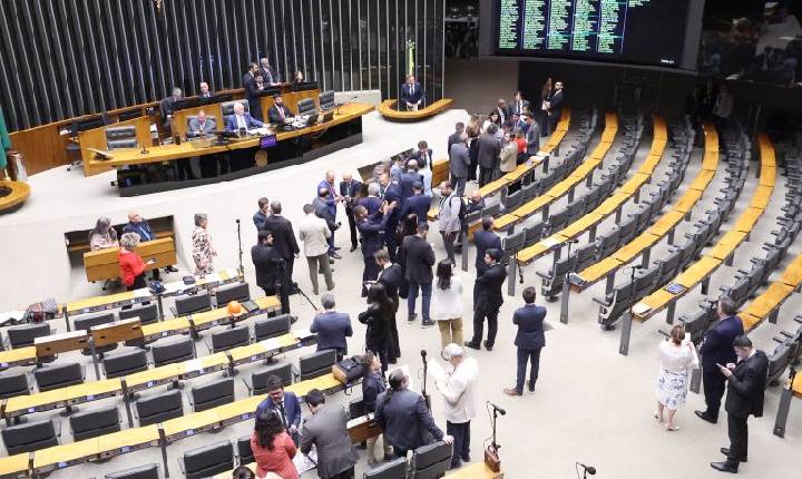 Câmara pode votar hoje projetos ligados à saúde
