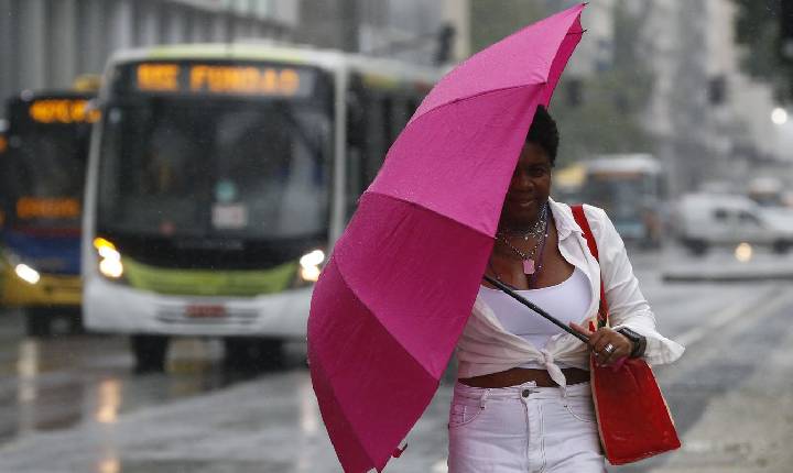 Chuva no RJ cancela show em transmissão gratuita de jogo do Brasil