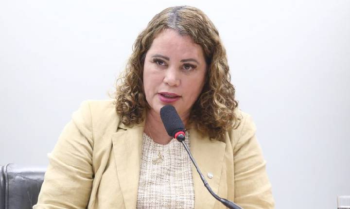 Comissão aprova política nacional para ampliar ações de saúde nas escolas