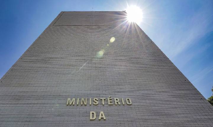 Defesa e Cidades lideram bloqueios no Orçamento de 2026