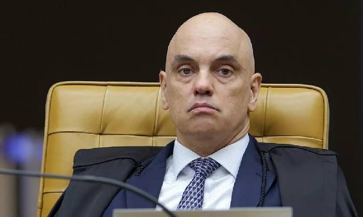 Moraes solta nota oficial e nega troca de mensagens com Vorcaro