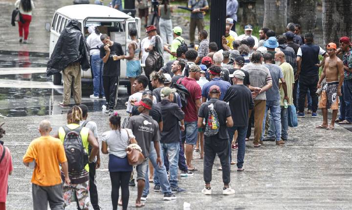 População em situação de rua passa de 388 mil em maio; SP lidera