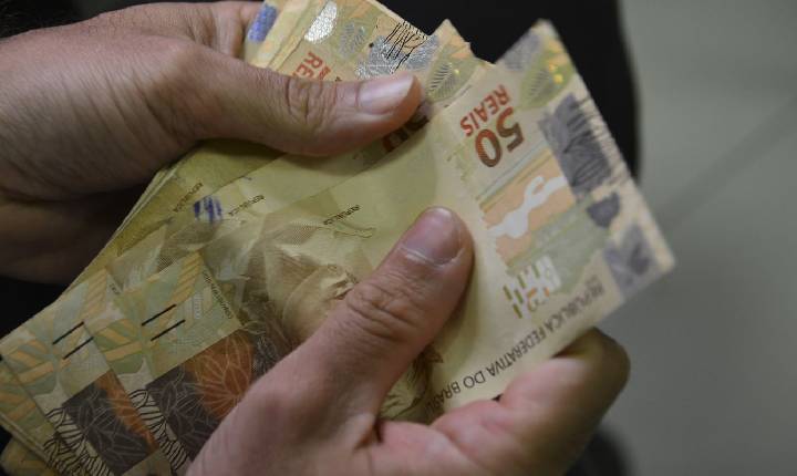 Poupança tem retirada líquida de R$ 476,4 milhões em abril
