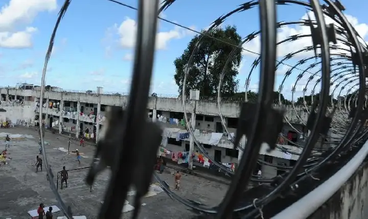 Presídios combatem entrada de itens proibidos para facções criminosas