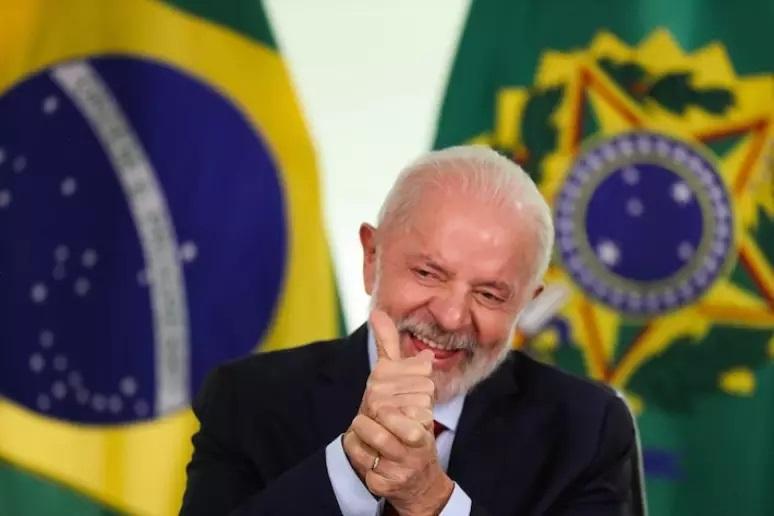 PF faz operação contra fraude que filiou Lula ao partido de Bolsonaro