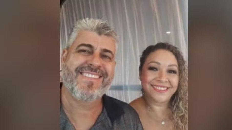Casal de empresários achados mortos e amordaçados estava sem alianças e quarto foi revirado, diz polícia