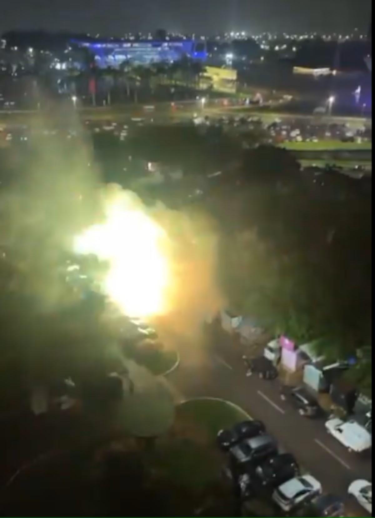 Praça dos Três Poderes em Brasília é isolada após explosões; uma morte é confirmada em frente ao STF