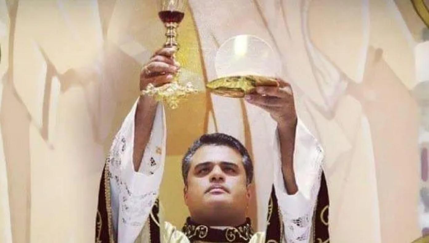Saiba quem é o padre afastado após vazamento de imagens íntimas