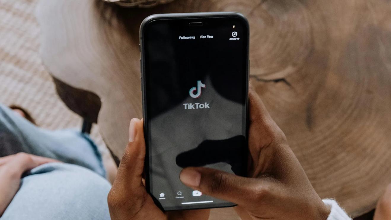 TikTok sai do ar nos Estados Unidos; empresa aposta em intervenção de Trump