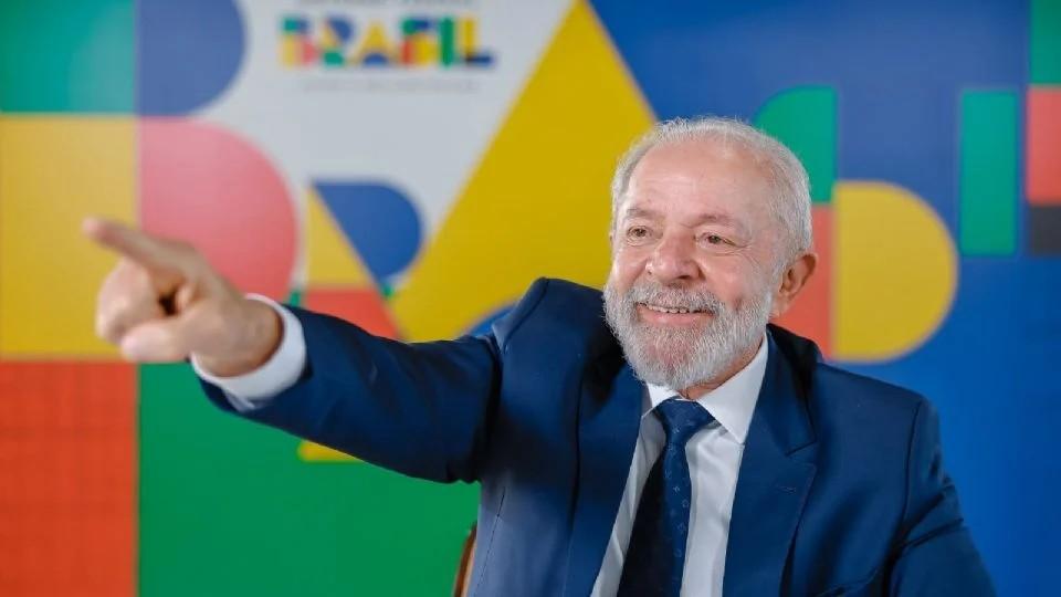 Aprovação de Lula sobe e rejeição cai em nova pesquisa Atlas; popularidade de Bolsonaro despenca