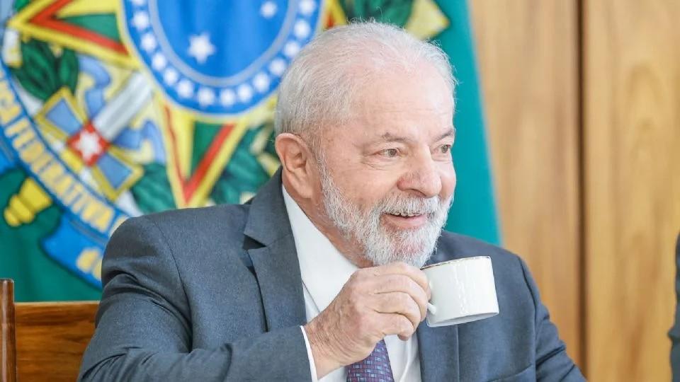 Paraná Pesquisas: Lula aumenta margem sobre Tarcísio e venceria todos adversários