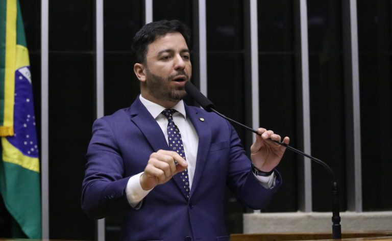 Projeto cria programa de apoio a famílias de crianças com autismo no SUS