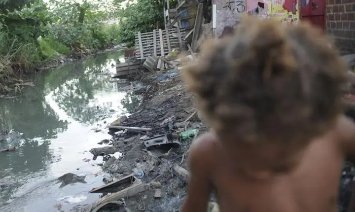 Brasil: 30 milhões de crianças estão expostas aos riscos climáticos 